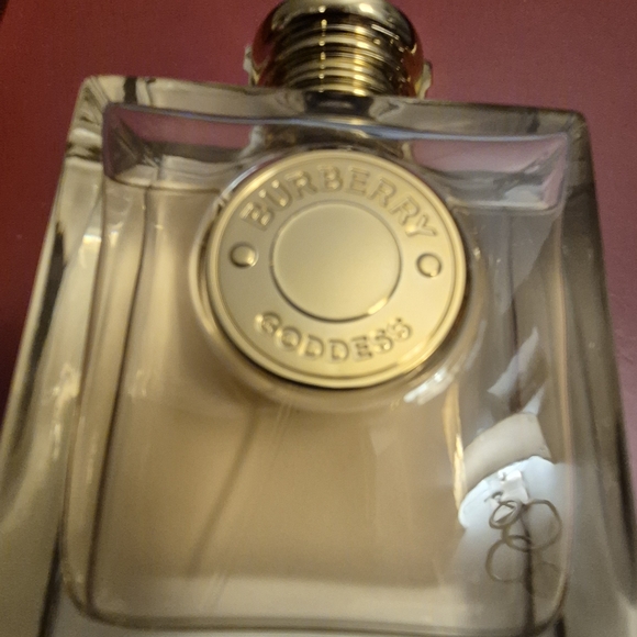 Burberry Goddess Fragrance Set with Gold Accents 3 piece set New in Box - Picture 7 of 9